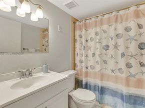 588 Trace Cir 211, Deerfield Beach FL 33441