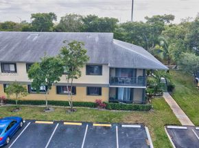588 Trace Cir 211, Deerfield Beach FL 33441