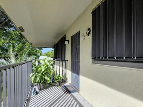 588 Trace Cir 211, Deerfield Beach FL 33441