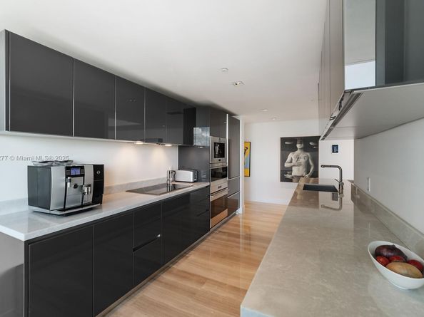 1451 Brickell Ave 2405, Miami FL 33131