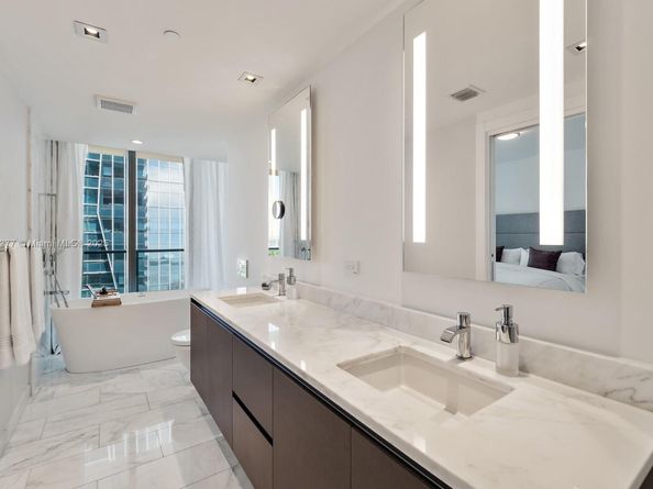 1451 Brickell Ave 2405, Miami FL 33131