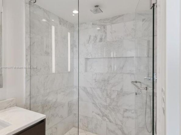 1451 Brickell Ave 2405, Miami FL 33131