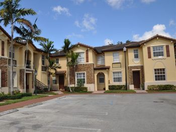 1420 NE 33rd Ave