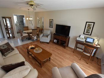 2862 W Crosley Dr