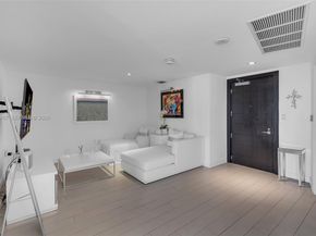 200 Biscayne Boulevard Way 3407, Miami FL 33131