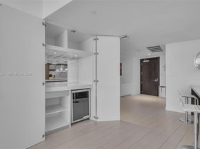 200 Biscayne Boulevard Way 3407, Miami FL 33131