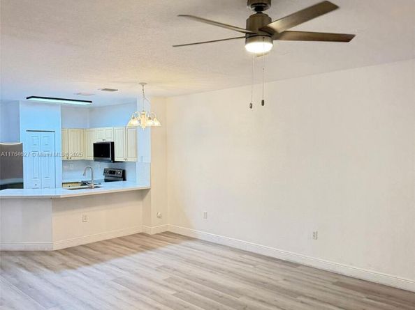 6482 Catalina Ln 6482, Tamarac FL 33321