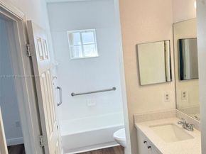 6482 Catalina Ln 6482, Tamarac FL 33321