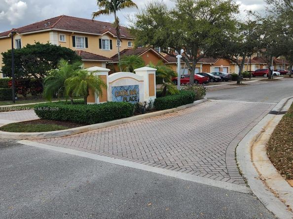 6482 Catalina Ln 6482, Tamarac FL 33321