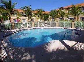 6482 Catalina Ln 6482, Tamarac FL 33321