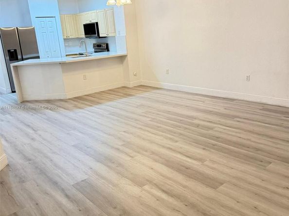 6482 Catalina Ln 6482, Tamarac FL 33321