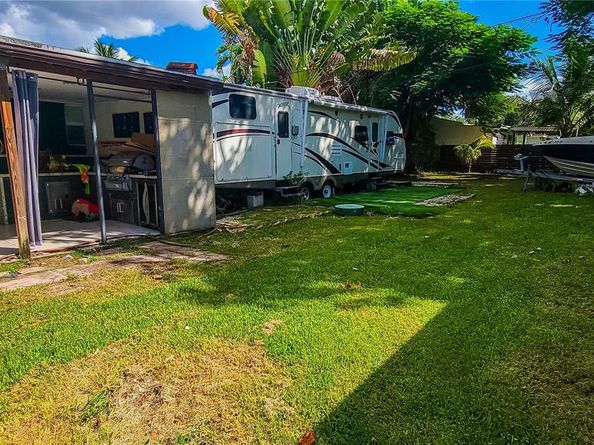 232 NE 160th St, Miami FL 33162