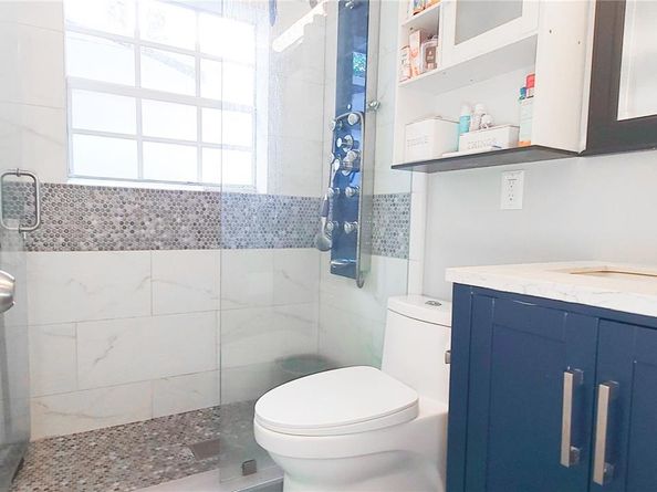 232 NE 160th St, Miami FL 33162