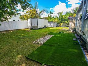 232 NE 160th St, Miami FL 33162