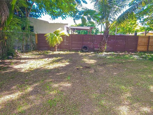 232 NE 160th St, Miami FL 33162