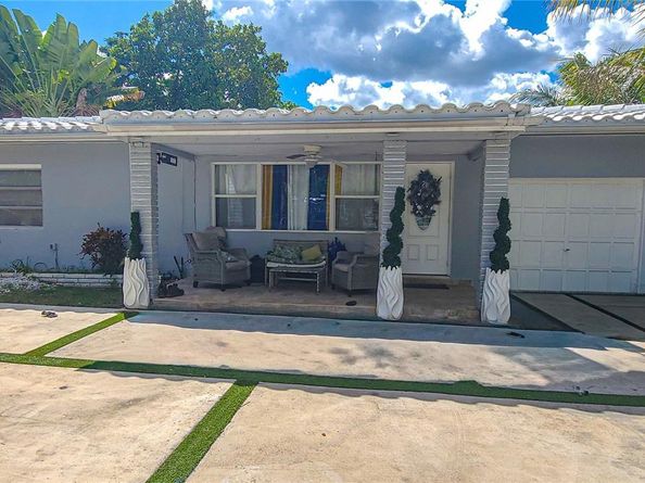 232 NE 160th St, Miami FL 33162