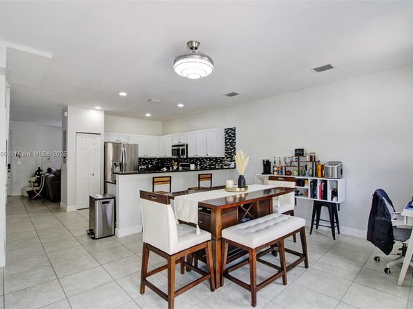 8936 W 35th Ln, Hialeah FL 33018