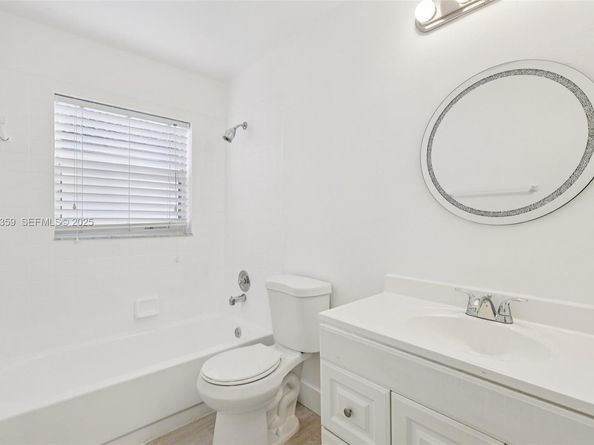 1378 SW 180th Ave, Pembroke Pines FL 33029