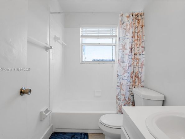 1378 SW 180th Ave, Pembroke Pines FL 33029