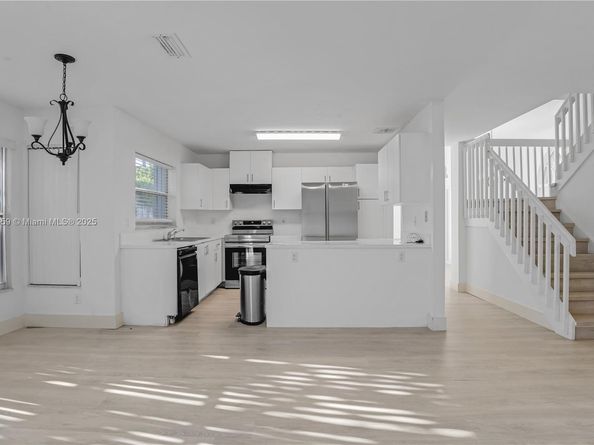 1378 SW 180th Ave, Pembroke Pines FL 33029