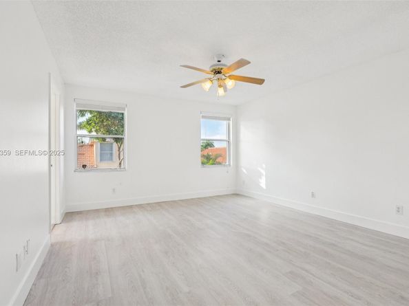 1378 SW 180th Ave, Pembroke Pines FL 33029