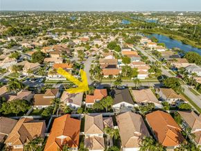1378 SW 180th Ave, Pembroke Pines FL 33029