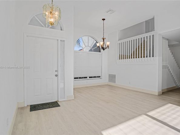 1378 SW 180th Ave, Pembroke Pines FL 33029