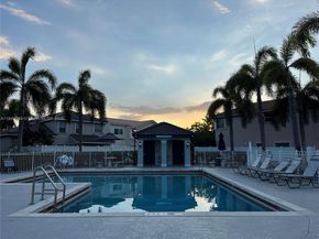 1378 SW 180th Ave, Pembroke Pines FL 33029