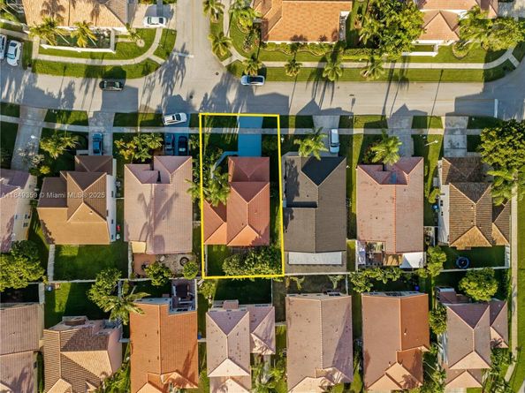 1378 SW 180th Ave, Pembroke Pines FL 33029
