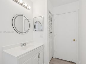 1378 SW 180th Ave, Pembroke Pines FL 33029