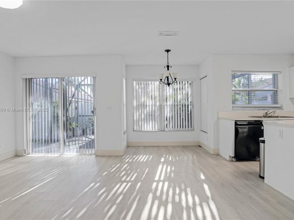 1378 SW 180th Ave, Pembroke Pines FL 33029
