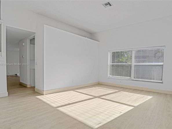 1378 SW 180th Ave, Pembroke Pines FL 33029
