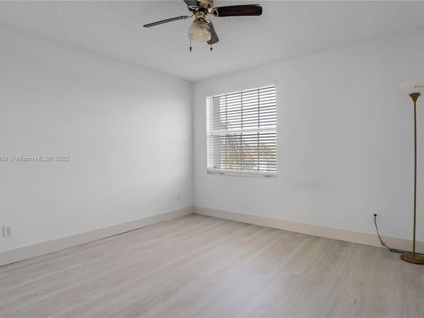 1378 SW 180th Ave, Pembroke Pines FL 33029
