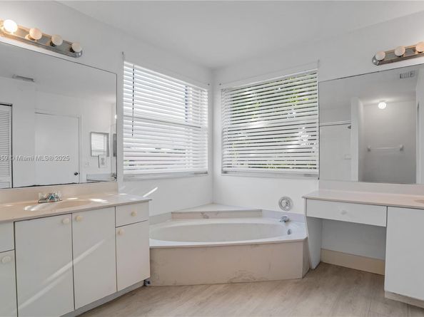 1378 SW 180th Ave, Pembroke Pines FL 33029