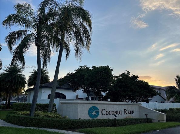 1378 SW 180th Ave, Pembroke Pines FL 33029