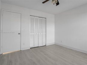 1378 SW 180th Ave, Pembroke Pines FL 33029