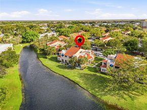 567 Racquet Club Rd 18, Weston FL 33326