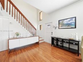 567 Racquet Club Rd 18, Weston FL 33326