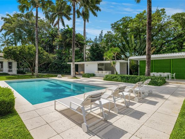 6380 N Bay Rd, Miami Beach FL 33141