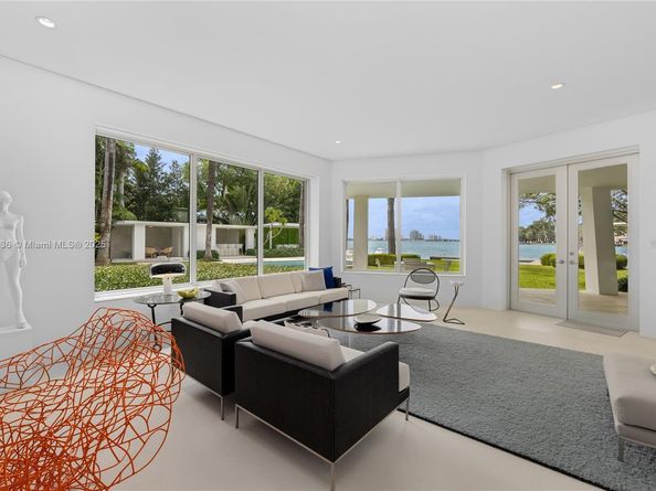 6380 N Bay Rd, Miami Beach FL 33141