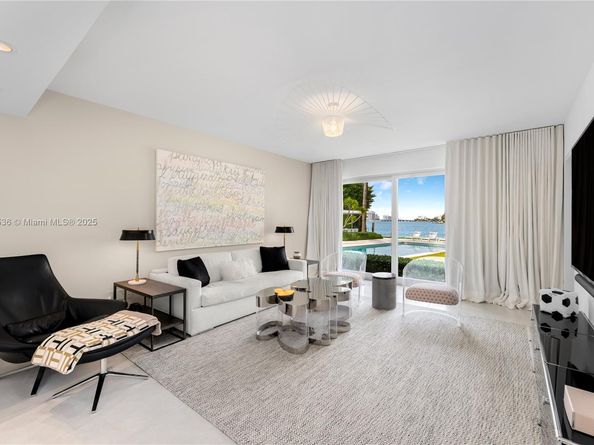 6380 N Bay Rd, Miami Beach FL 33141