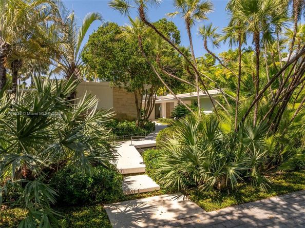 6380 N Bay Rd, Miami Beach FL 33141