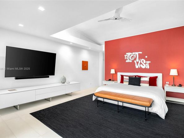 6380 N Bay Rd, Miami Beach FL 33141