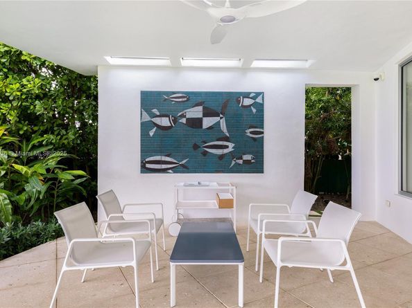 6380 N Bay Rd, Miami Beach FL 33141