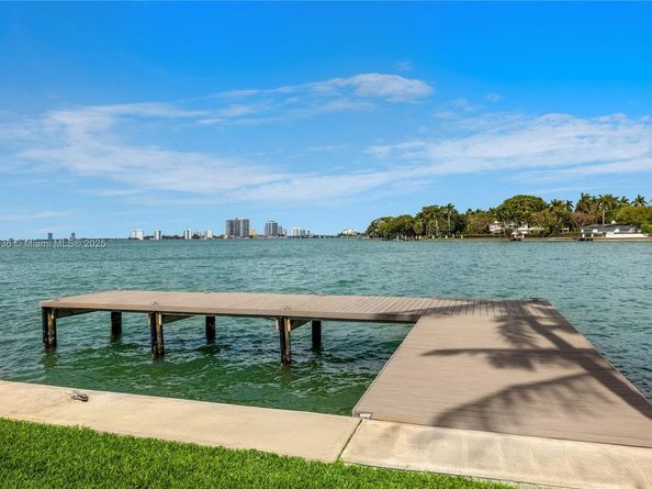 6380 N Bay Rd, Miami Beach FL 33141