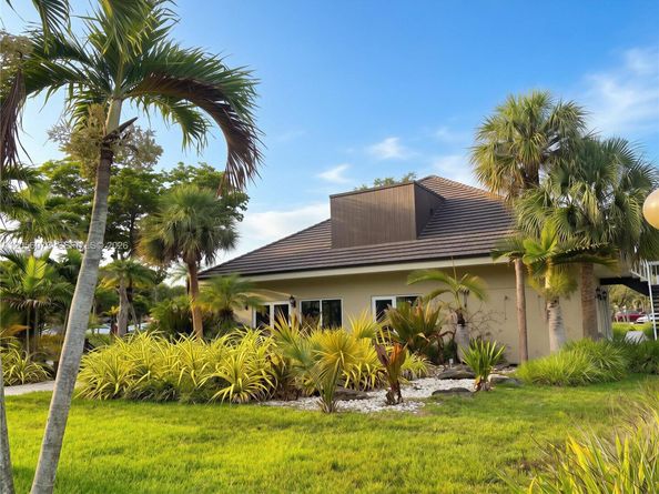 7860 Camino Real 311, Miami FL 33143