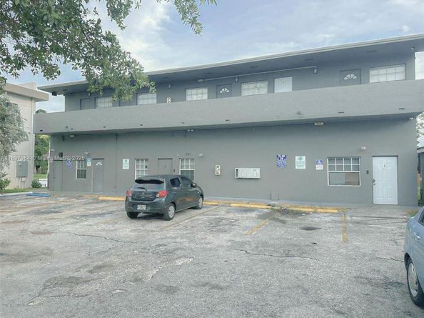 Undisclosed Address #A11897984, West Park FL 33021
