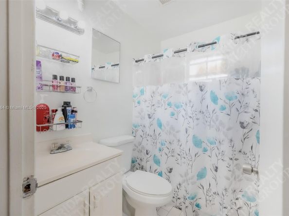 Undisclosed Address #A11897984, West Park FL 33021