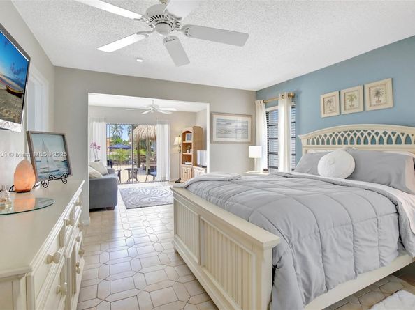 6001 SW 18th St, Plantation FL 33317