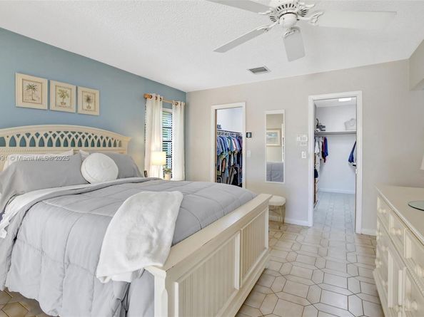 6001 SW 18th St, Plantation FL 33317